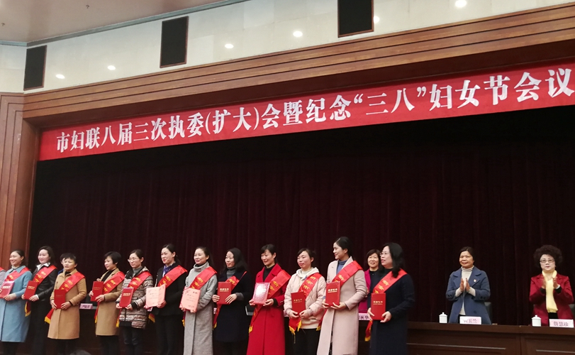 点击新窗口打开大图